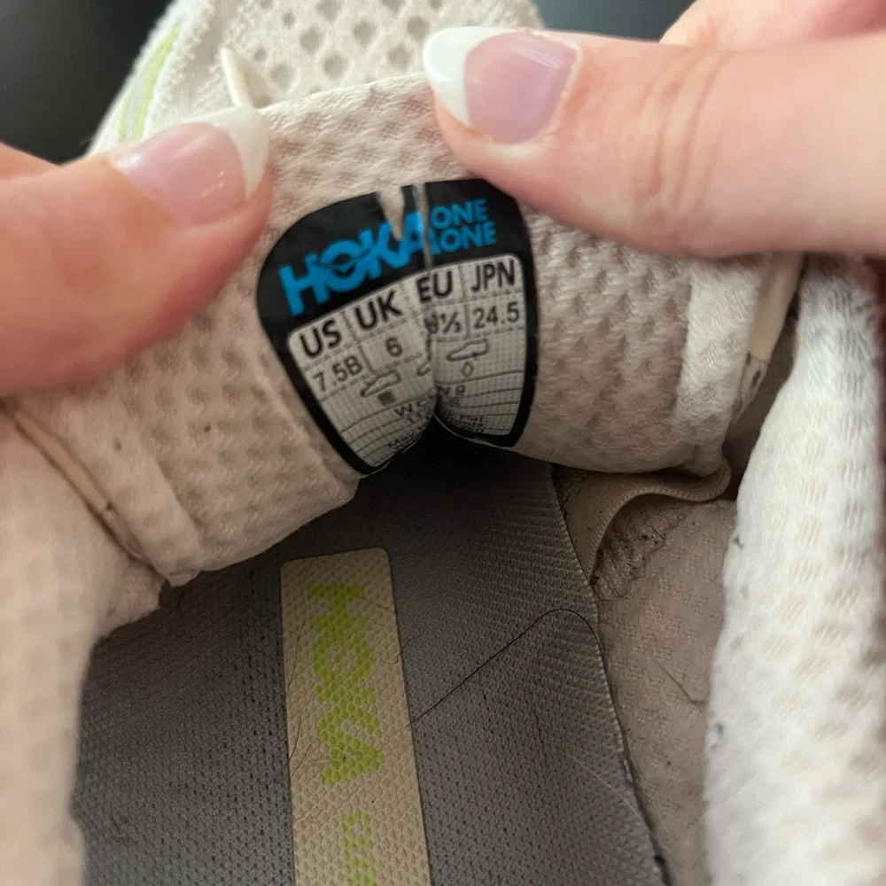 Hoka Women's Clifton 9 Cream(vanilla) Athletic Trainers - Picture 6 of 11